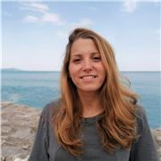 Profesora de español orientada a personas extranjeras mayores de edad